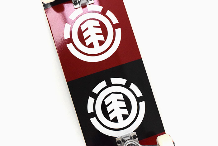 ELEMENTエレメントのスケボー Quadrant Black Red02