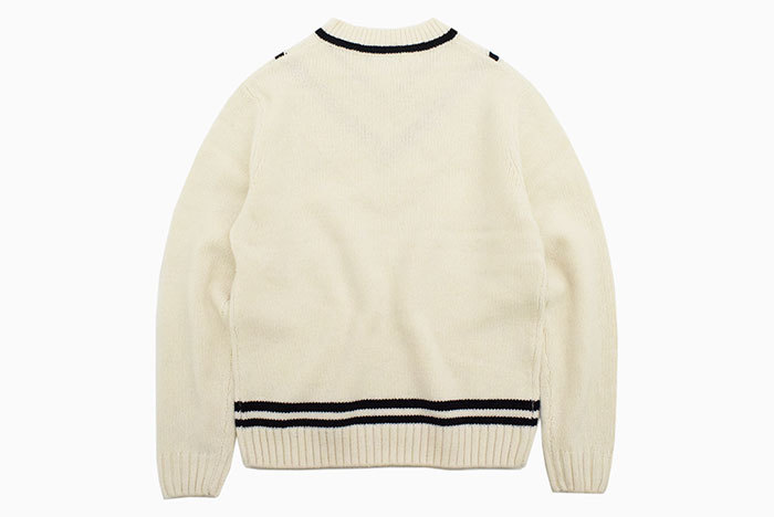 フレッドペリー　Stripe Detail V-Neck Knit FRED PERRY（フレッドペリー）の「Stripe Detail V-Neck Knit