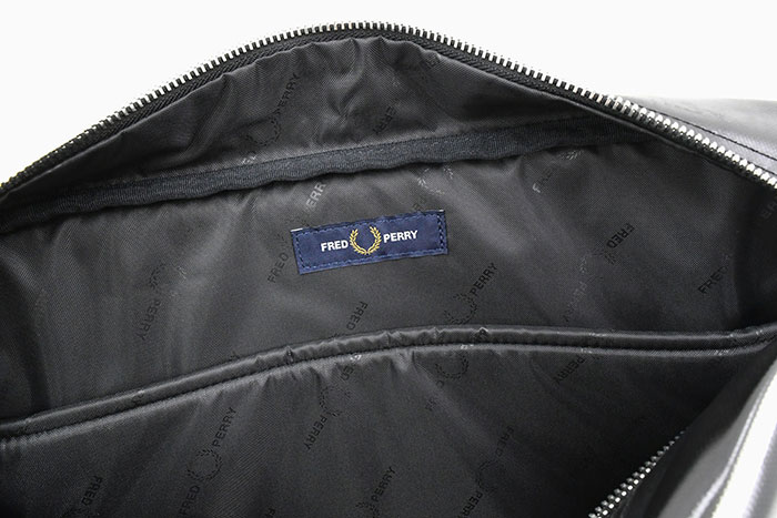 新品未使用品　FRED PERRY フレッドペリー ウエストバッグ　ショルダー FRED PERRY（フレッドペリー） ウエストポーチ 新色先行予約受付中