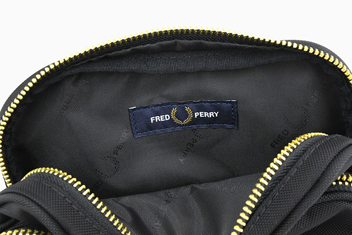 FRED PERRY（フレッドペリー） ショルダーバッグ テクスチャード