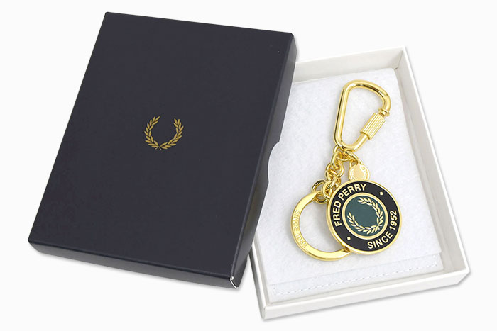 FRED PERRY（フレッドペリー） キーホルダー エナメル ブランデッド
