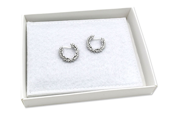 FRED PERRY（フレッドペリー） ピアス ローレル リース ミニ