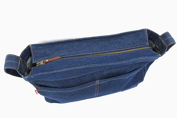Levisリーバイスのバッグ Heritage Messenger Bag04