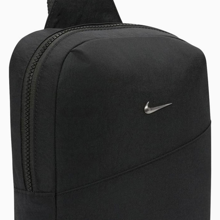 NIKE（ナイキ） ボディーバッグ オーラ クロスボディ ブラック