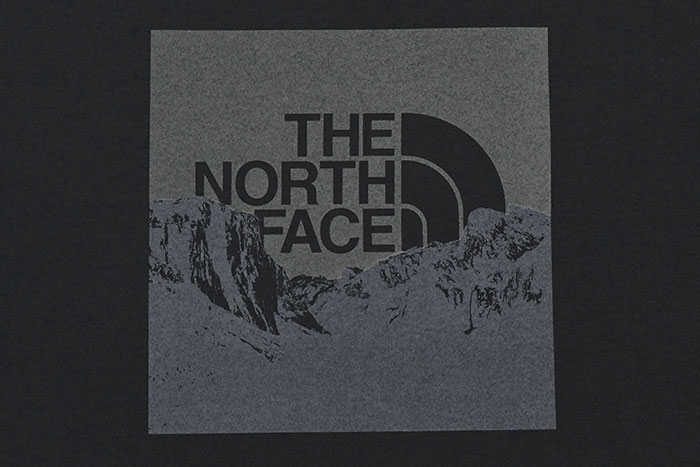 ★海外限定*THE NORTH FACE*新作*MOUNTAIN VIEW Tシャツ/BL★ THE NORTH FACE S/S Square Mountain Logo Tee ブラック（ザ
