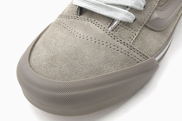 VANSバンズのスニーカー ニュースクール03