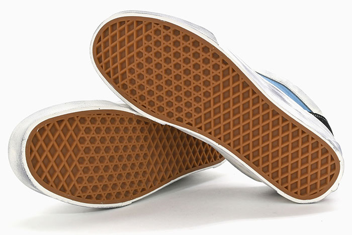VANSバンズのスニーカー ニュースクール09