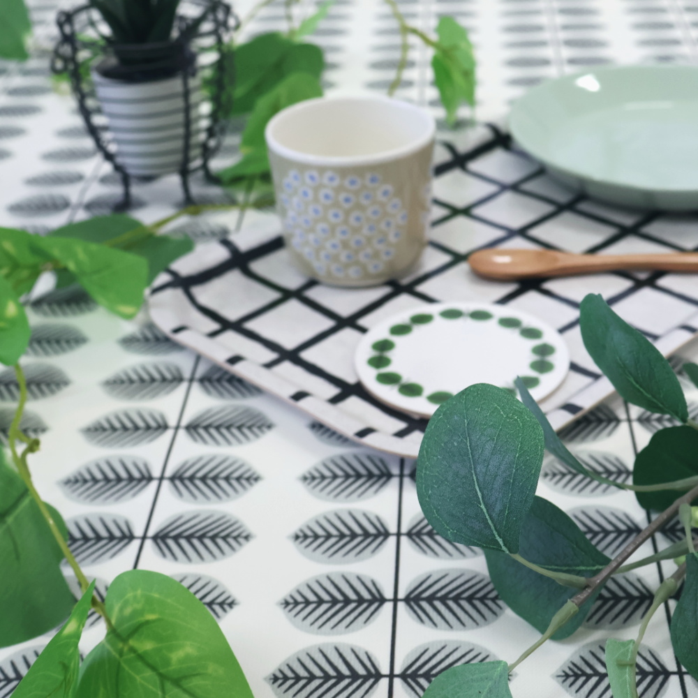 Ljungbergs Bersa グレー テーブル周りのコーディネート例