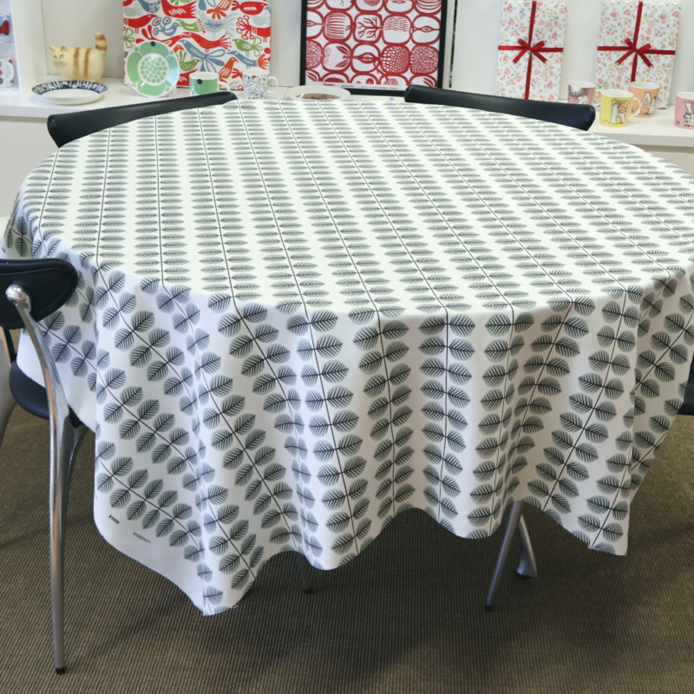 Ljungbergs Bersa グレー テーブルクロス使用例