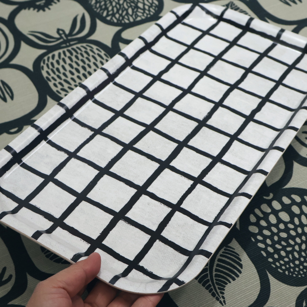 Fine Little Day RUTIG トレイ ホワイト/ブラック 柄アップ