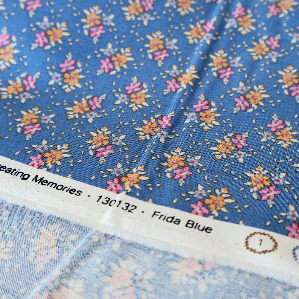 Disney / CINDERELLA〉tulle frill tweed tippet |