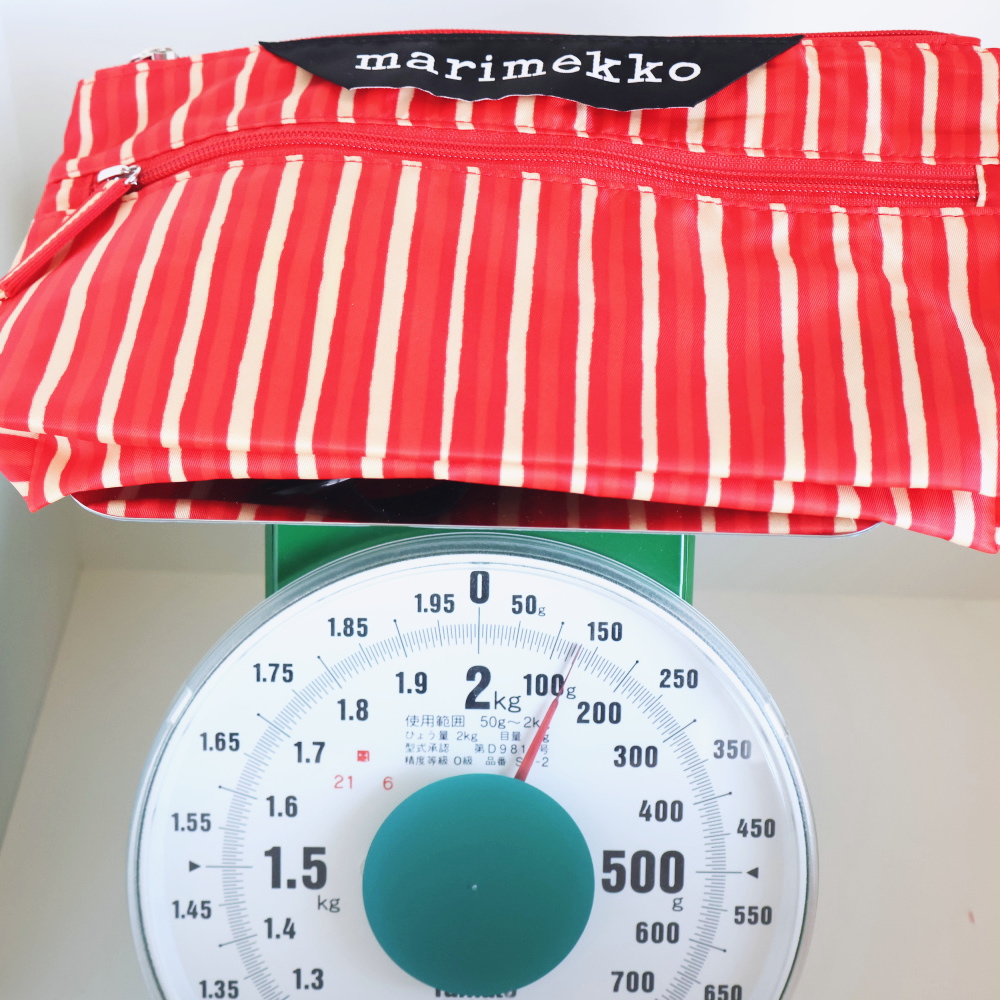 マリメッコ Neat Crossbody Piccolo S 軽さのイメージ