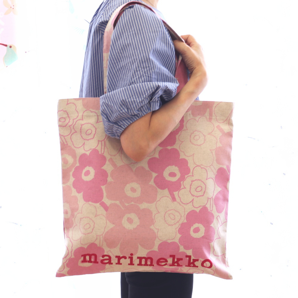 マリメッコ トートバッグ ウニッコ ピンク 使用イメージ