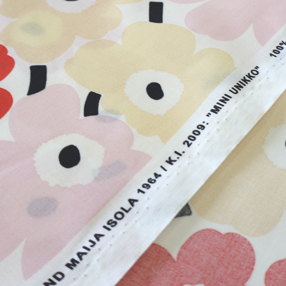 マリメッコ 生地 耳部分 ロゴ