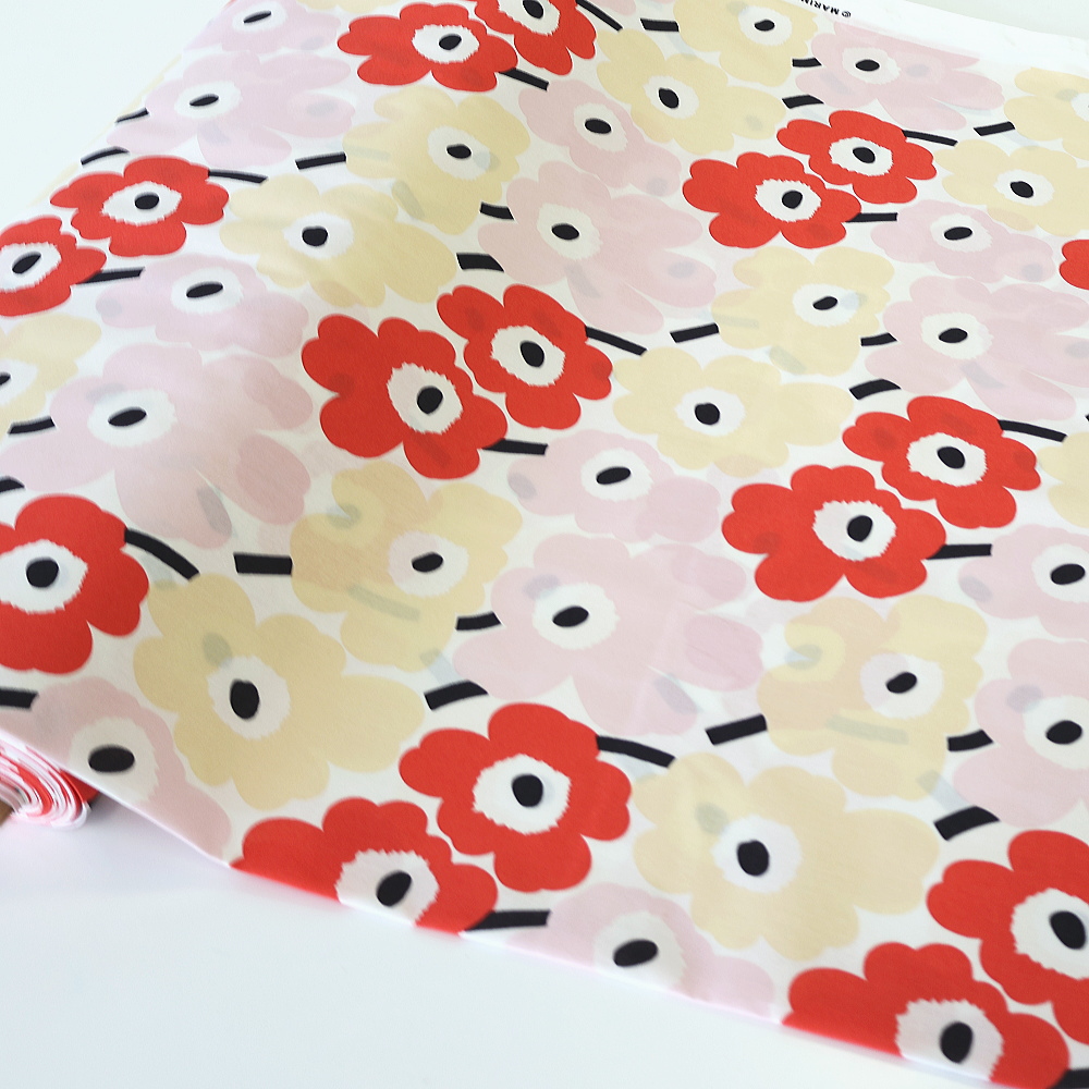 マリメッコ 生地 広げた状態