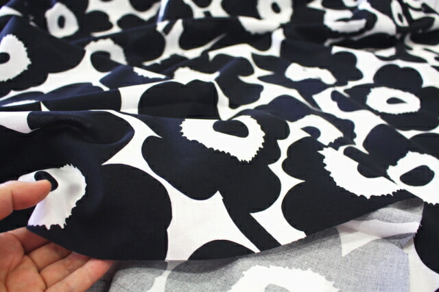 新品未使用 マリメッコ ビーニー ブラック marimekko（マリメッコ） 生地 ピエニ ウニッコ 黒 ブラック 巾145cm