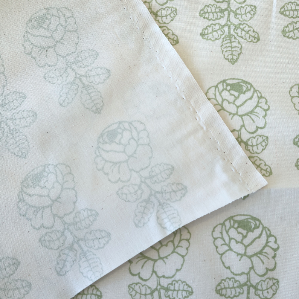 生地の裏側と表側