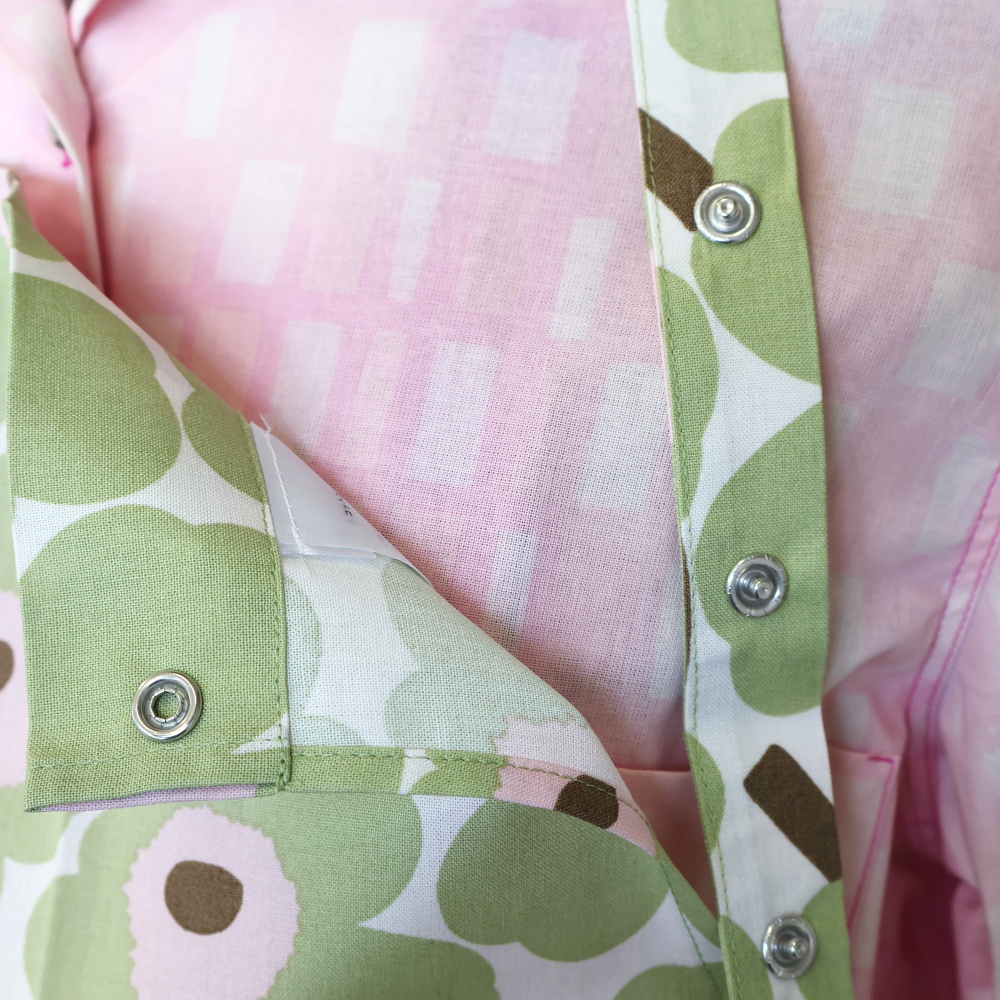 首紐スナップ仕様