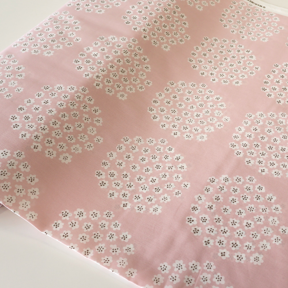 プケッティ ライトピンク 生地を広げた様子