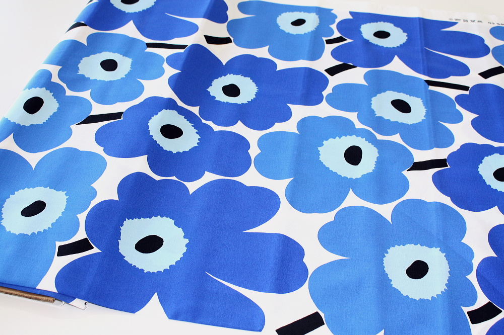 marimekko（マリメッコ） 生地 ピエニウニッコ 赤 青 巾145cm 10cm単位