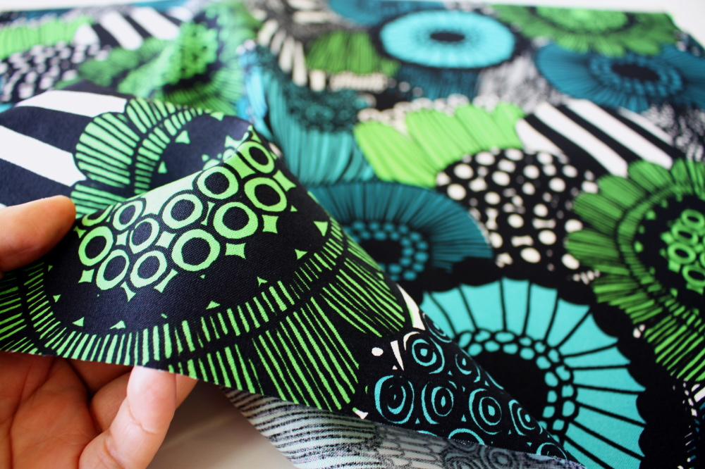 ピエニシイルトラプータルハ カラー 生地の質感