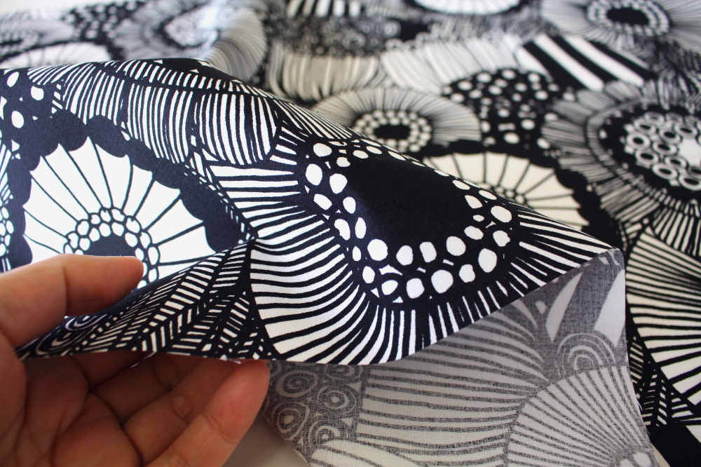 マリメッコ ハーフカットクロス 生地感