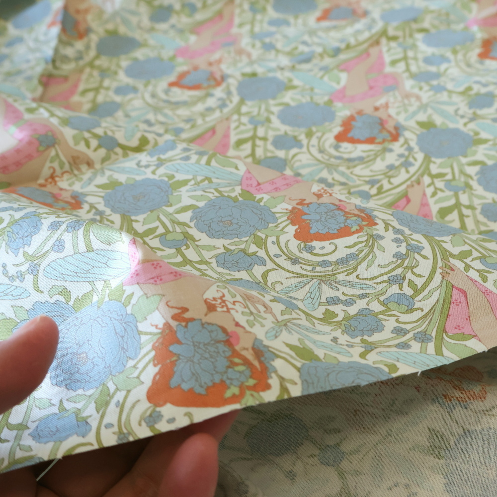 Tilda Aubery Blue 生地の質感