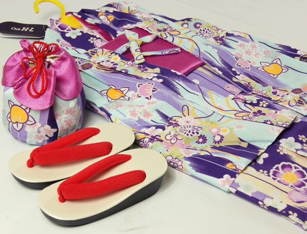 子供着物アンサンブル花柄 朱系羽織/黒色着物 3〜4才用 洗える