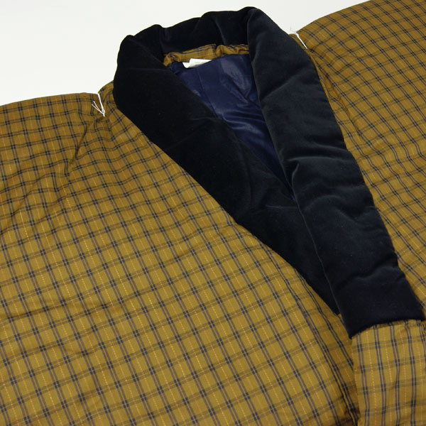 【新品】半纏 しつけ付き 着物 だるま柄裏地付き 青 サイズM 男性綿入り丹前・褞袍（どてら） 紺色・金茶色M/Lサイズ 防寒着