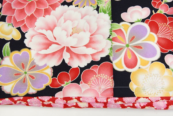 七五三着物 女の子四ッ身 七歳 黒色地 花柄 ポリエステル 子供着物