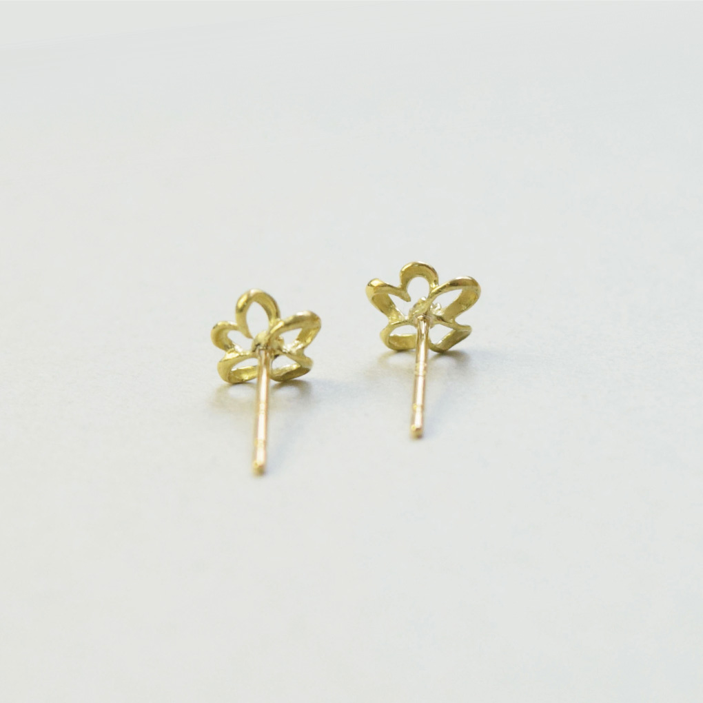 18金 ピアス 18k K18 ダイヤ お花 フラワーモチーフ スタッドピアス 4
