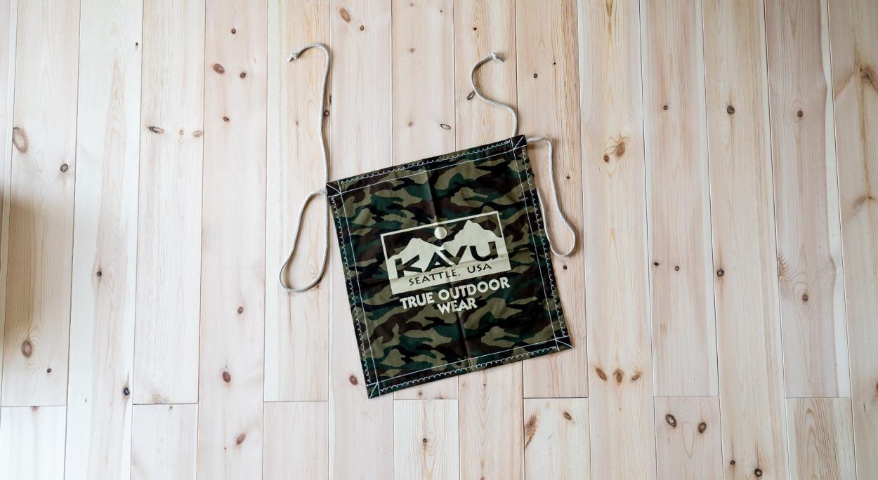 KAVU（カブー） トゥルーロゴ エプロン アウトドア キャンプ 前掛け