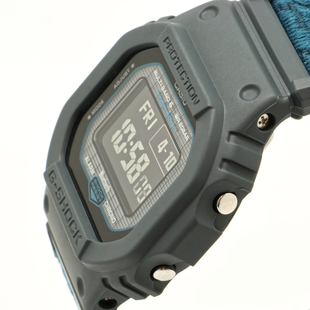 美品 G-SHOCK GW-002J ブルー グレー 電波ソーラー 充電HI クールなブルーがアクセント。電波ソーラー「G-SHOCK」3選【2026年4月