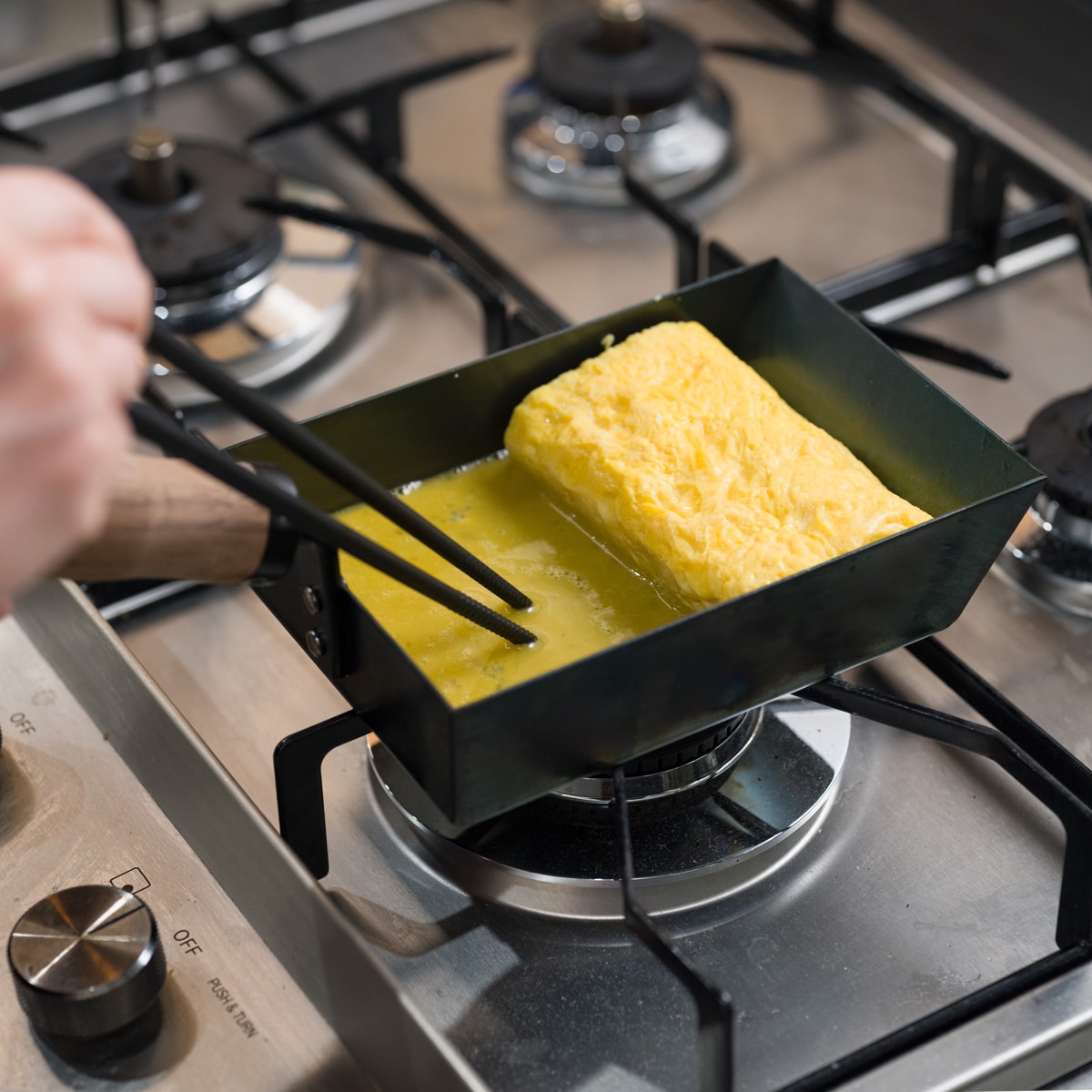 T104-02 スーパーテフロン エッグパン 卵焼き器 日本製 FUJITA KINZOKU 卵焼き フライパン 鉄 IH対応 直火 卵焼き器 玉子焼き