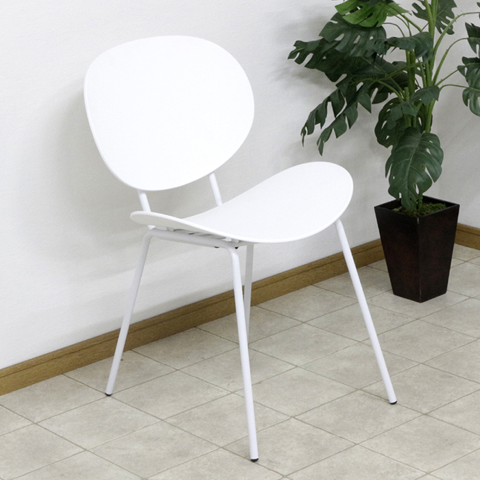 イタリア製 デザイナーズチェア 白黒2脚セット 完成品 イタリア製 デザイナーズチェア 白黒2脚セット☆お得な地域割引あり