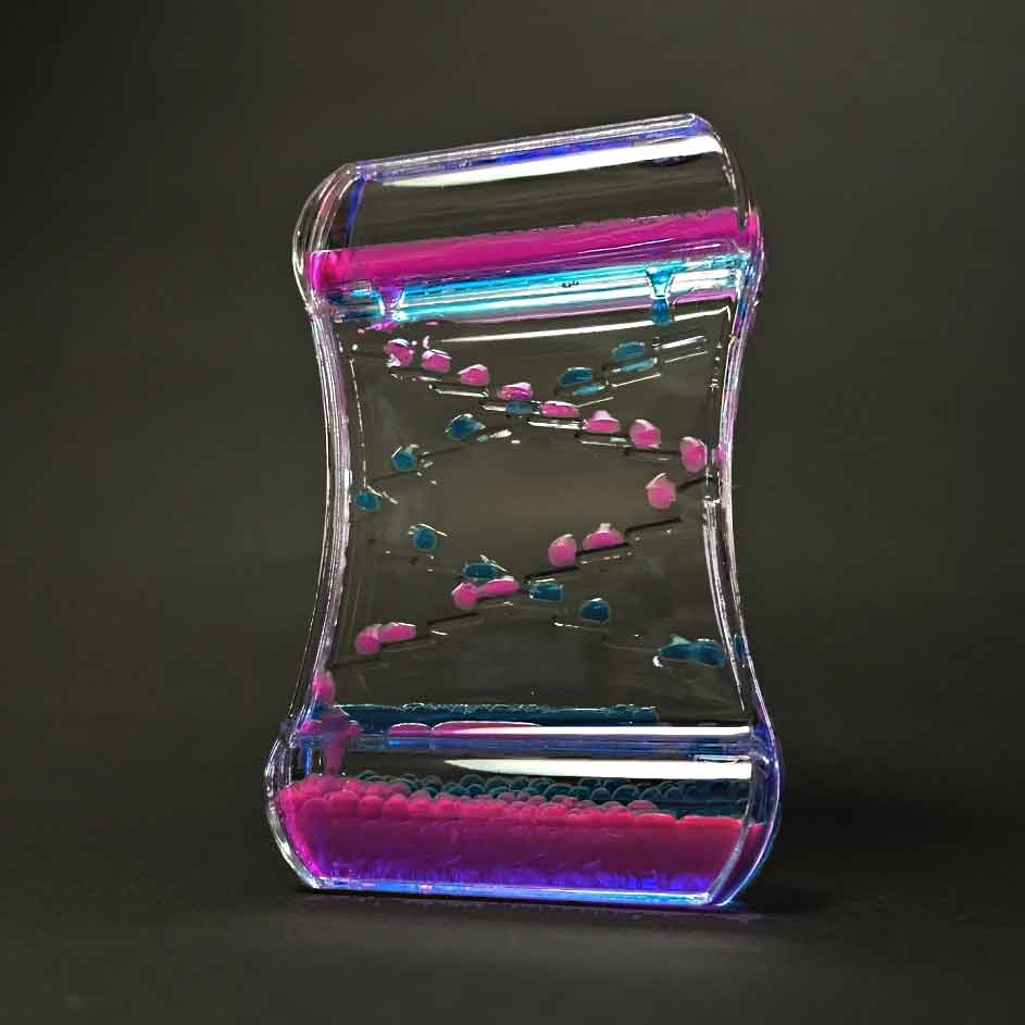 アクリルのオイル砂時計の拡大部分