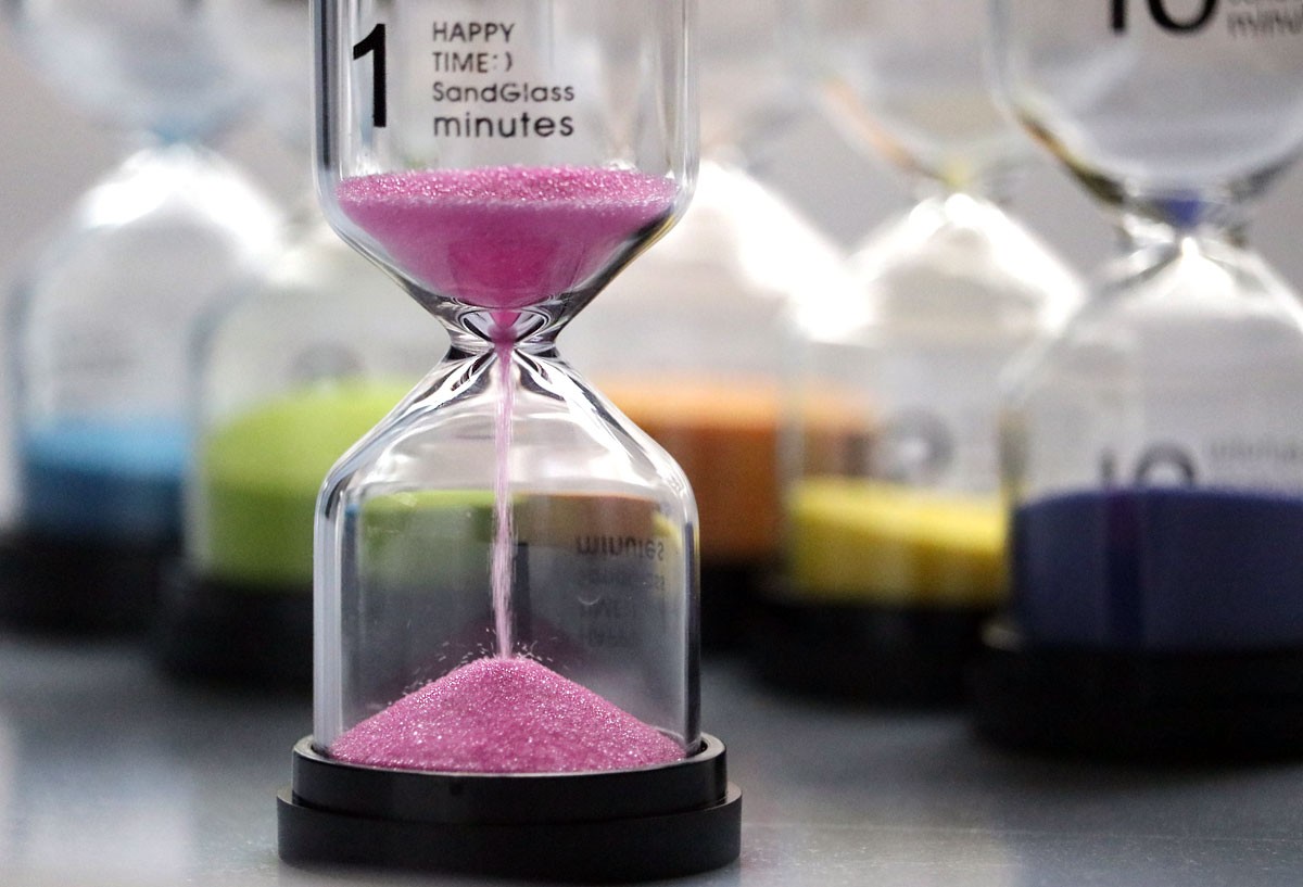 カラフルな砂時計