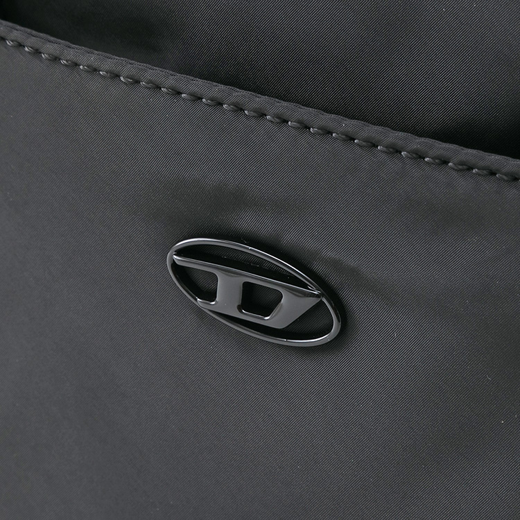 DIESEL（ディーゼル） クロスボディバッグ X10310-P8166 D-PACK