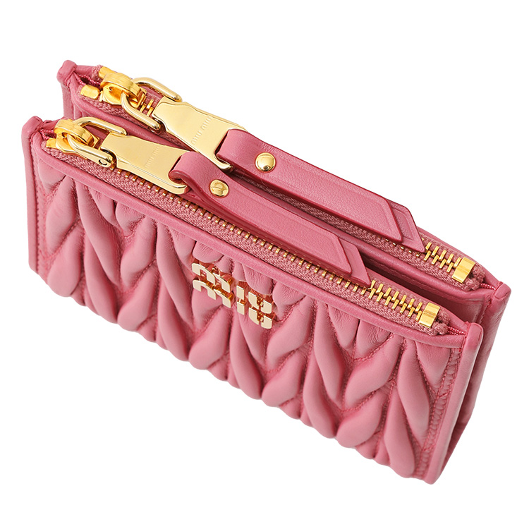 美品 現行 MIU MIU マテラッセ 二つ折り財布 ピンク レザー miu ミュウミュウ miumiu マテラッセレザー 二つ折り財布 5ML024