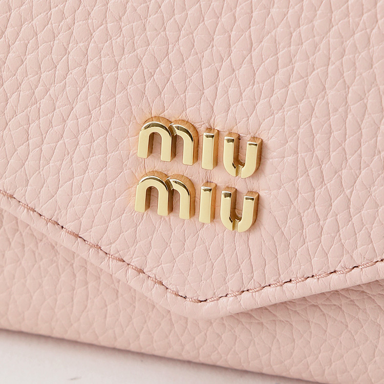 miu miu（ミュウミュウ） ヴィッテロダイノレザーフラップ付 折り財布