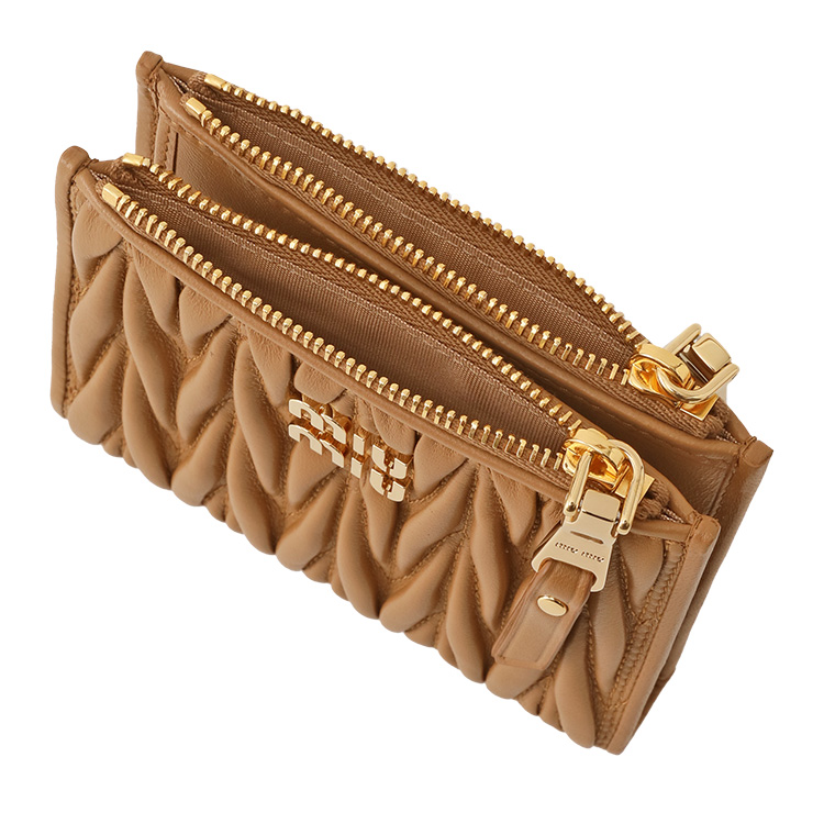 miu ミュウミュウ miumiu マテラッセ レザー 二つ折り 財布