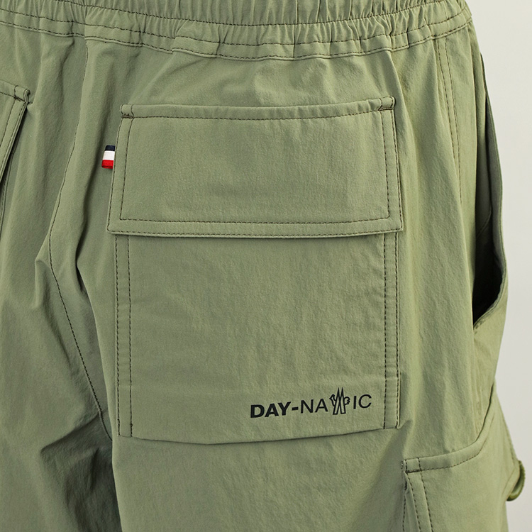 美品モンクレール PANTALONE BERMUDA カーゴパンツ 人気アイテム MONCLER モンクレール ブラック PANTALONE BERMUDA ハーフパンツ