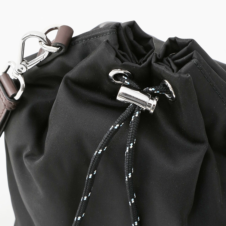 PRADA（プラダ） スピードロック Re-Nylon x レザー ポーチ 2NE067