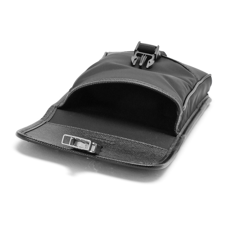 【美品】PRADA プラダ サフィアーノレザースマートフォンケース PRADA Re-Nylon xサフィアーノレザー スマートフォンケース