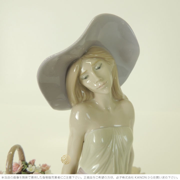 LLADRO（リヤドロ） 輝く時 女性 05378 LLADRO TIME FOR REFLECTION