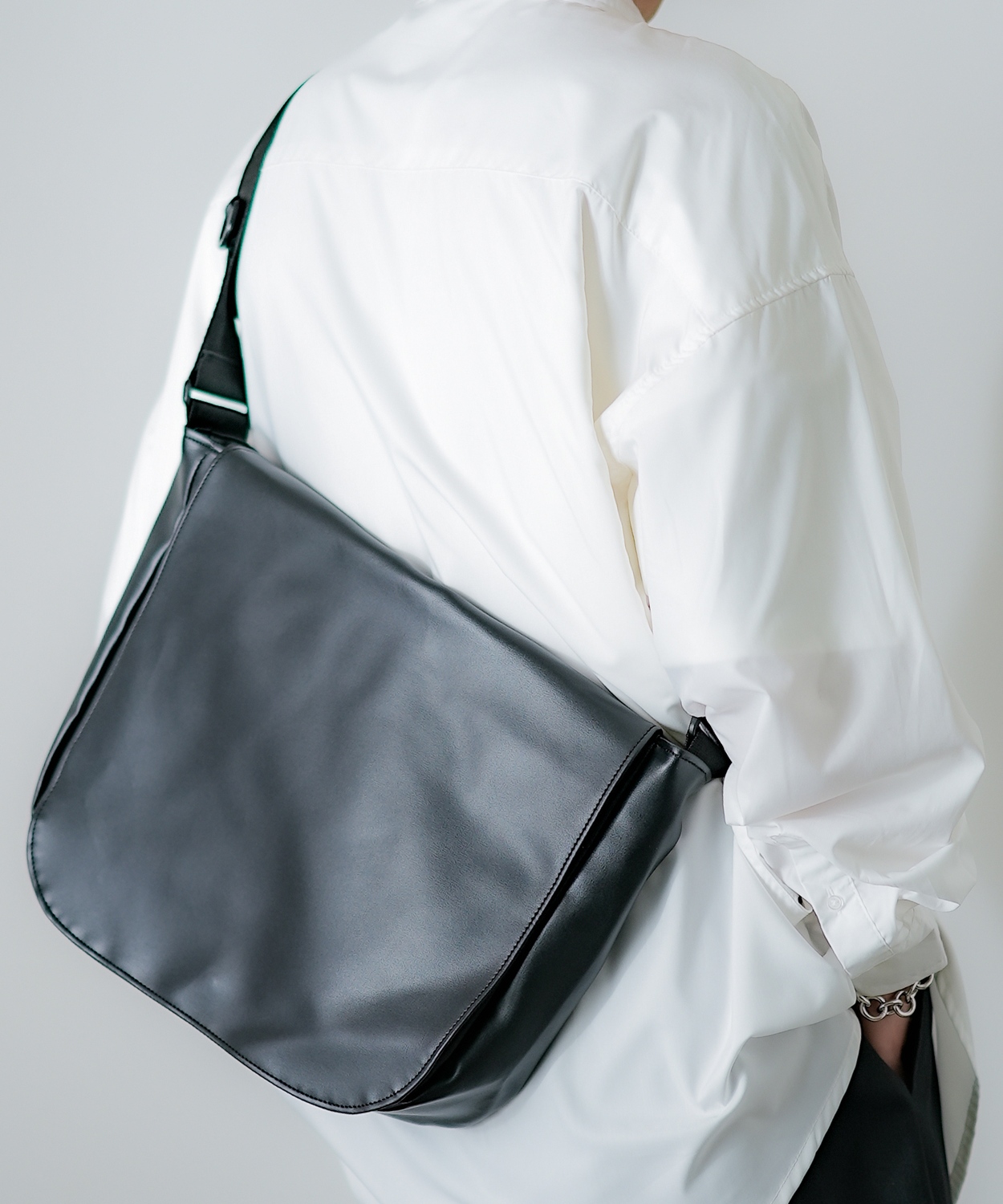 ショルダーバッグ メンズ シンセティックレザー PUレザー 合成皮革 カバン 鞄 通学 通勤 旅行 ストリート カジュアル 古着MIX 韓国ファッション ブラック | improves | 01