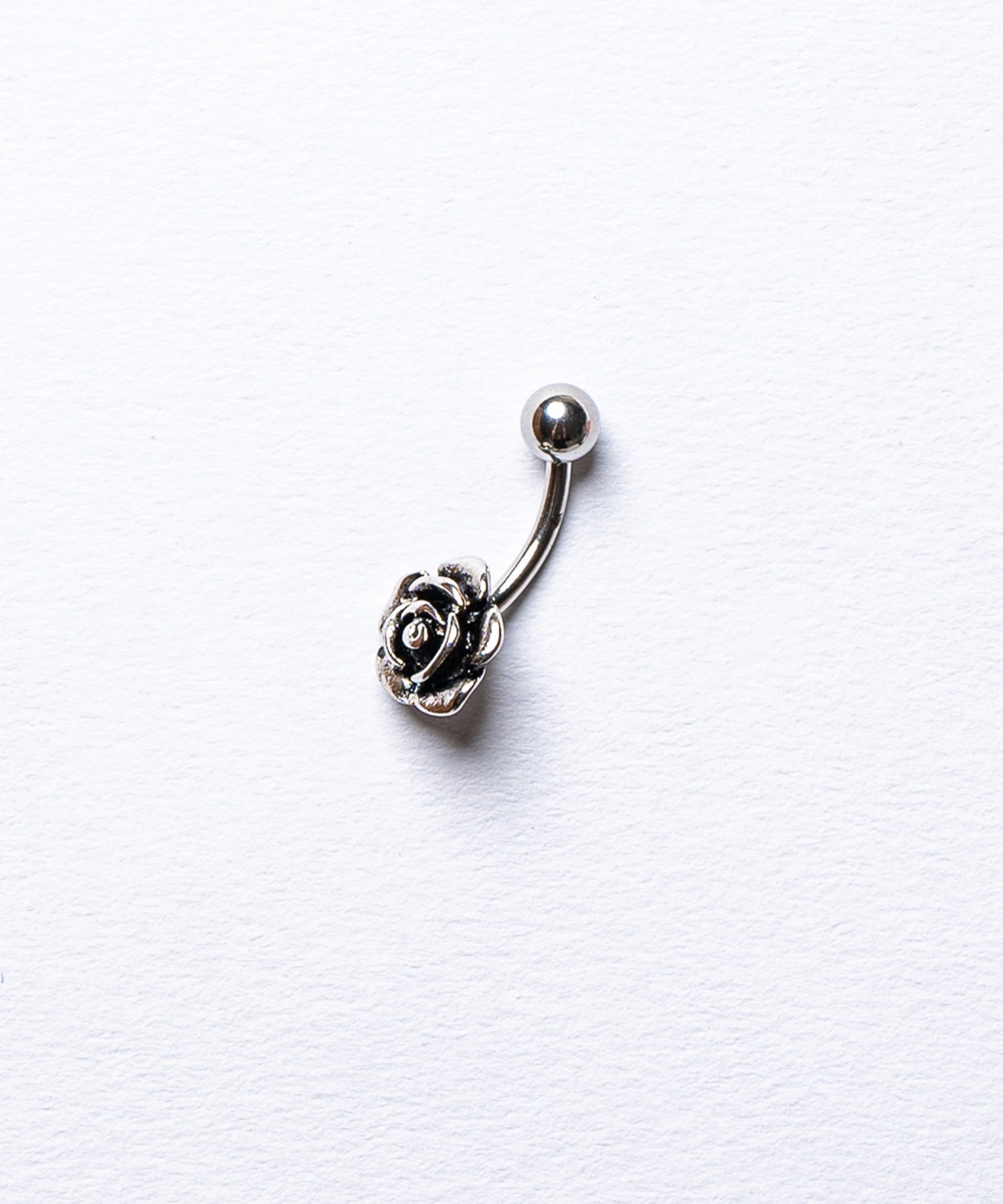サージカルステンレス へそピアス ボディピアス 薔薇 ローズ シルバー バラ 花 カーブバーベル 軟骨ピアス ボディーピアス アクセサリー | improves | 01