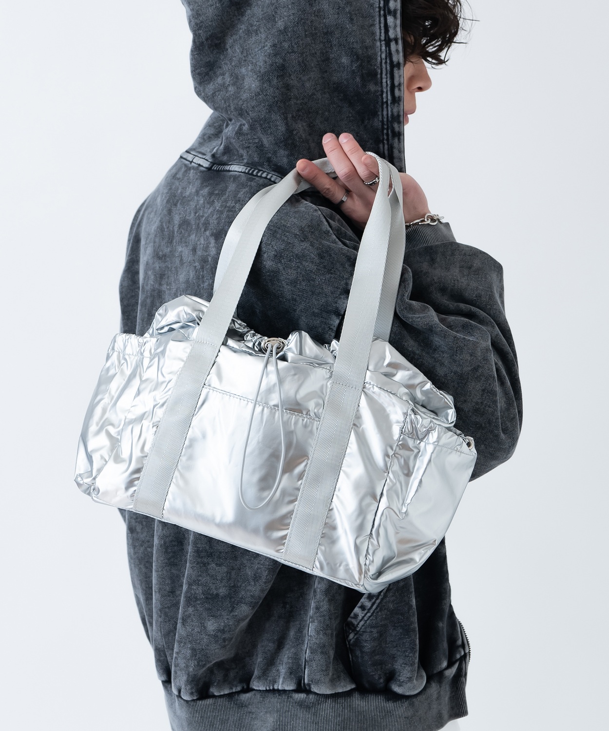 ミニボストンバッグ メンズ メタリック カバン 鞄 タウンユース フェス ライブ イベント  カジュアル モード 古着MIX 韓国ファッション Y2K  ブラック シルバー | improves | 01