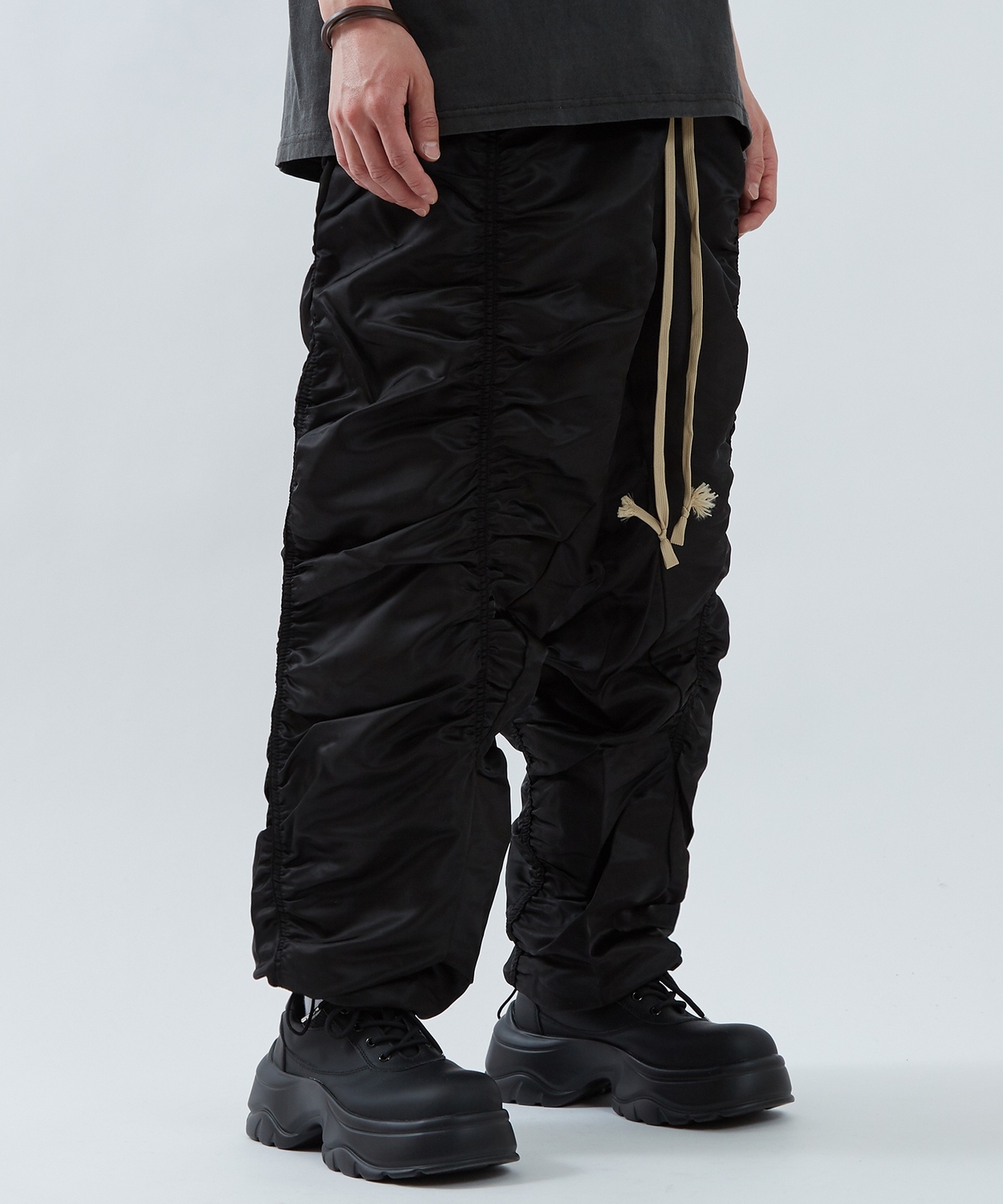 ナイロンパンツ メンズ レディース ギャザー Tシャツ アメカジ カジュアル スケーター ストリート 韓国ファッション ノームコア ブラック カーキグレー | improves | 01