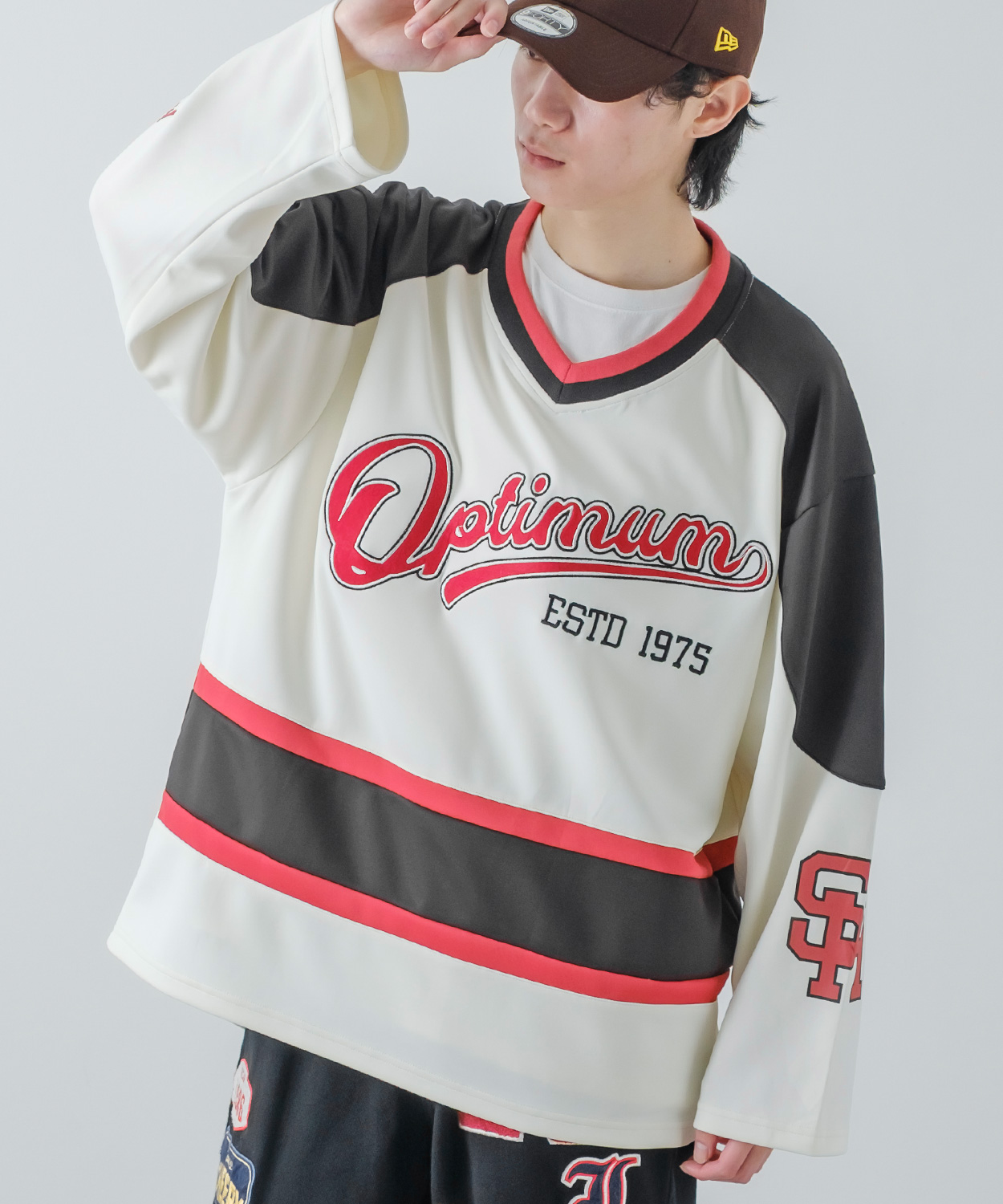 長袖Tシャツ メンズ レディース ロンT ホッケーシャツ ゲームシャツ Vネック ロゴワッペン 袖プリント ラインリブ オーバーサイズ 大きいサイズ ゆったり |  | 01